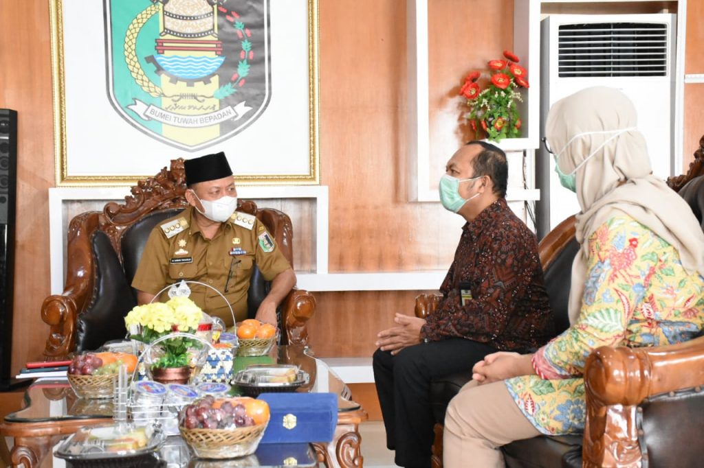 Bupati Lampung Timur M.Dawam Rahardjo Menerima Audiensi dengan Kepala Kantor Pelayanan Pajak Pratama Metro