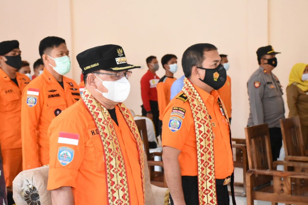 Bupati Lampung Timur M Dawam Rahardjo Memberi Sambutan Dalam Upacara Pembukaan Teknis Pertolongan di Permukaan Air Bagi Potensi Pencarian dan Pertolongan