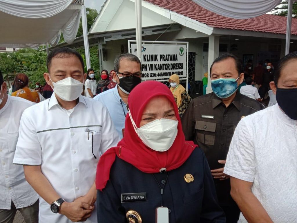 Tinjau Vaksinasi di PTPN VII, Eva Dwiana Berharap Bandar Lampung Segera Menuju Zona Hijau