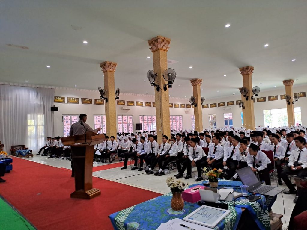 Polres Pringsewu Gelar Penyuluhan Bahaya Radikalisme dan Narkoba di Universitas Muhammadiyah Pringsewu