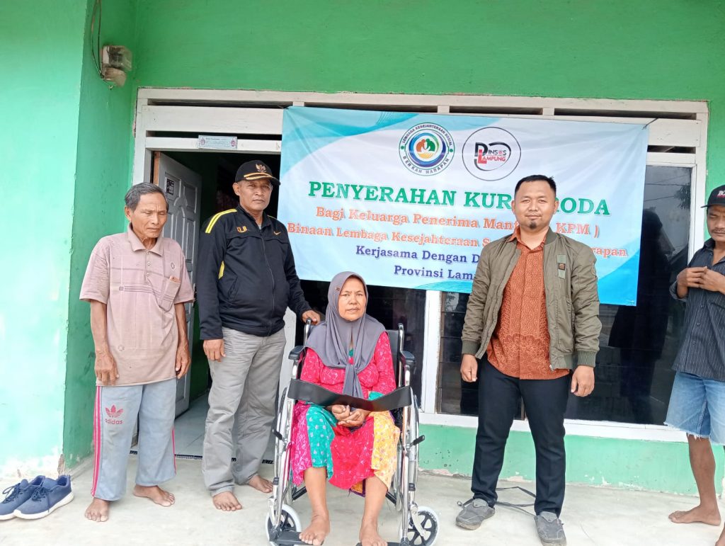 LKS Berkah Harapan Ikut Serta Serahkan Bantuan Kursi Roda Dinas Sosial Provinsi Lampung