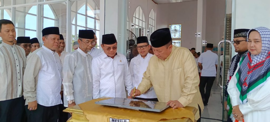 Gubernur Lampung Arinal Djunaidi Berkunjung Ke Mesuji Untuk Meresmikan Masjid Al Karim