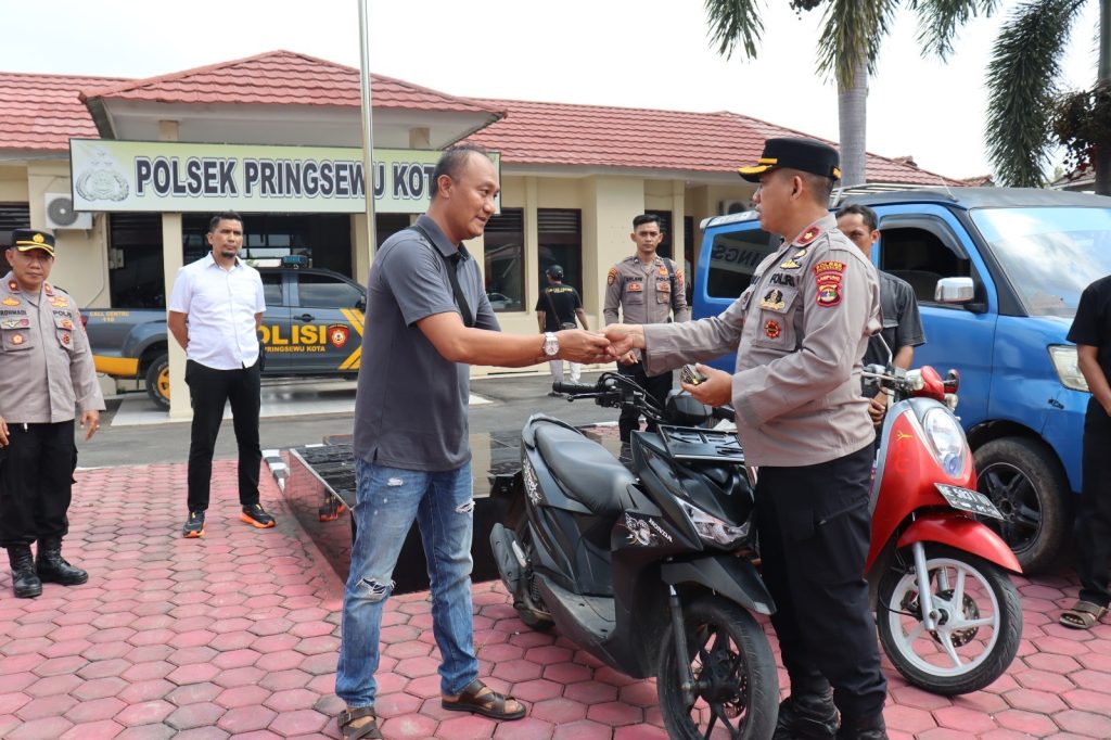 Polres Pringsewu Kembalikan Motor Dan Mobil Hasil Kejahatan Kepada Pemiliknya