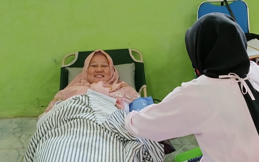 Eskul Palang Merah Remaja SMAN 1 Pesisir Selatan Adakan Aksi Donor Darah