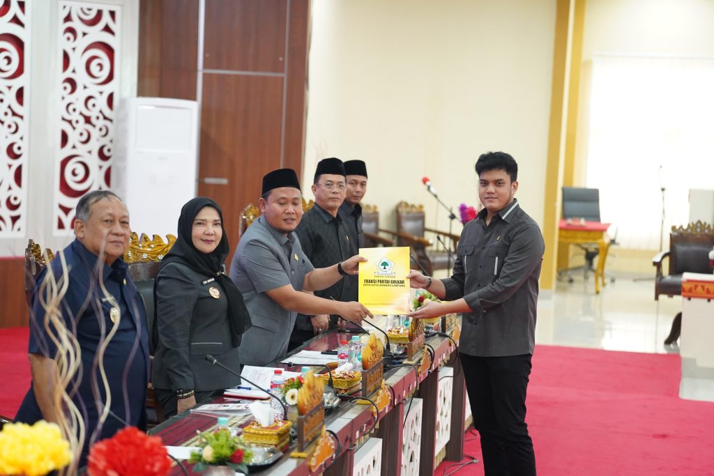 Wali Kota Bandarlampung Sampaikan Raperda Laporan Pelaksanaan APBD 2024 di Rapat Paripurna DPRD