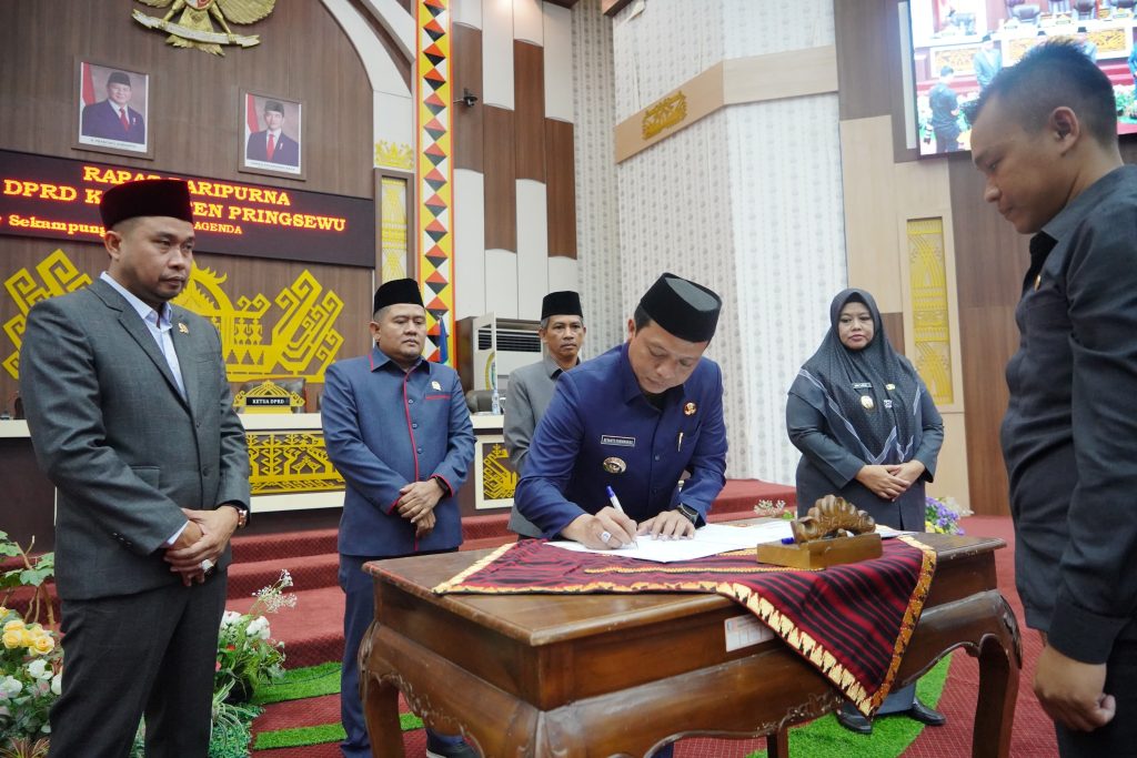Perda Pembentukan Pekon Kresnomulyo Barat & Sukamanah Serta RPJMD Pringsewu Disahkan