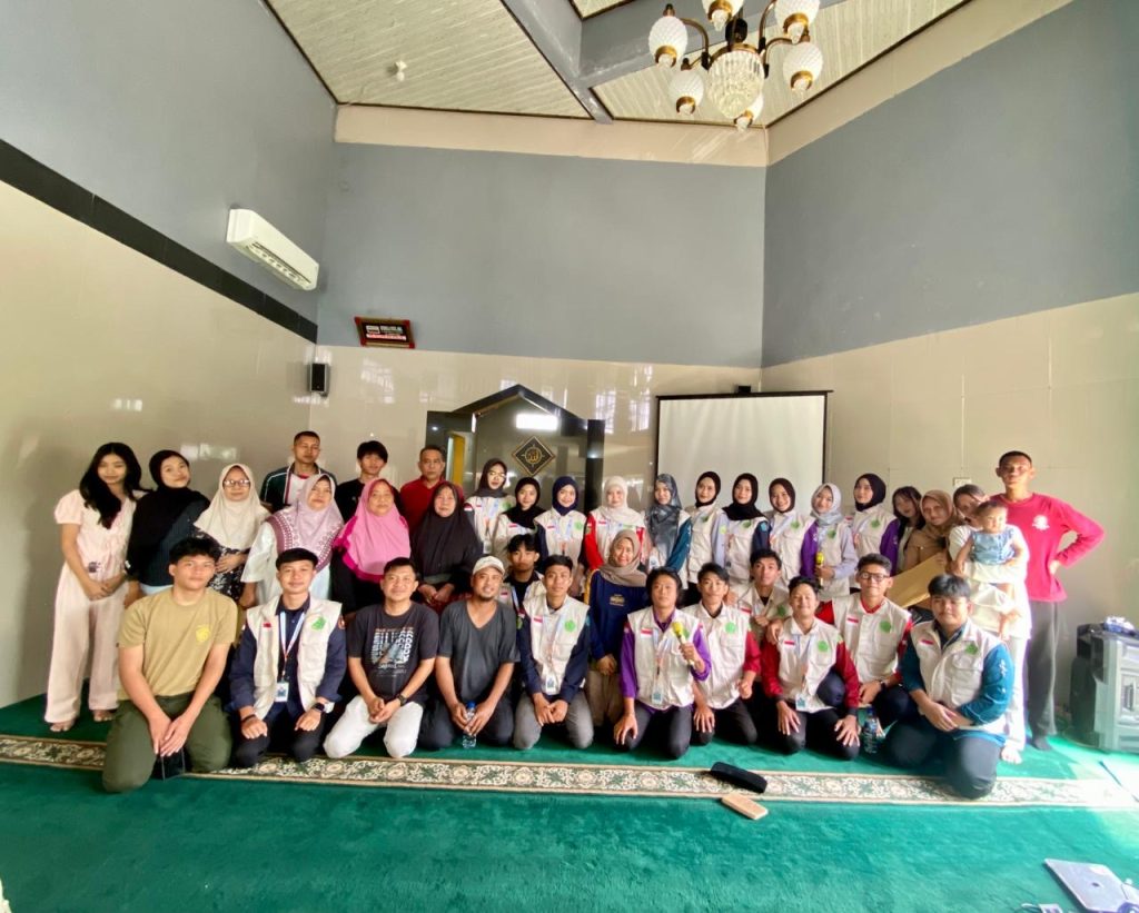METRO – KEL 04 KKL-PPM UNIVERSITAS MALAHAYATI MENGADAKAN KEGIATAN SOSIALISASI PILA HIDUP BERSIH DAN SEHAT (PHBS) UNTUK MEWUJUDKAN MASYARAKAT YANG LEBIH SEHAT